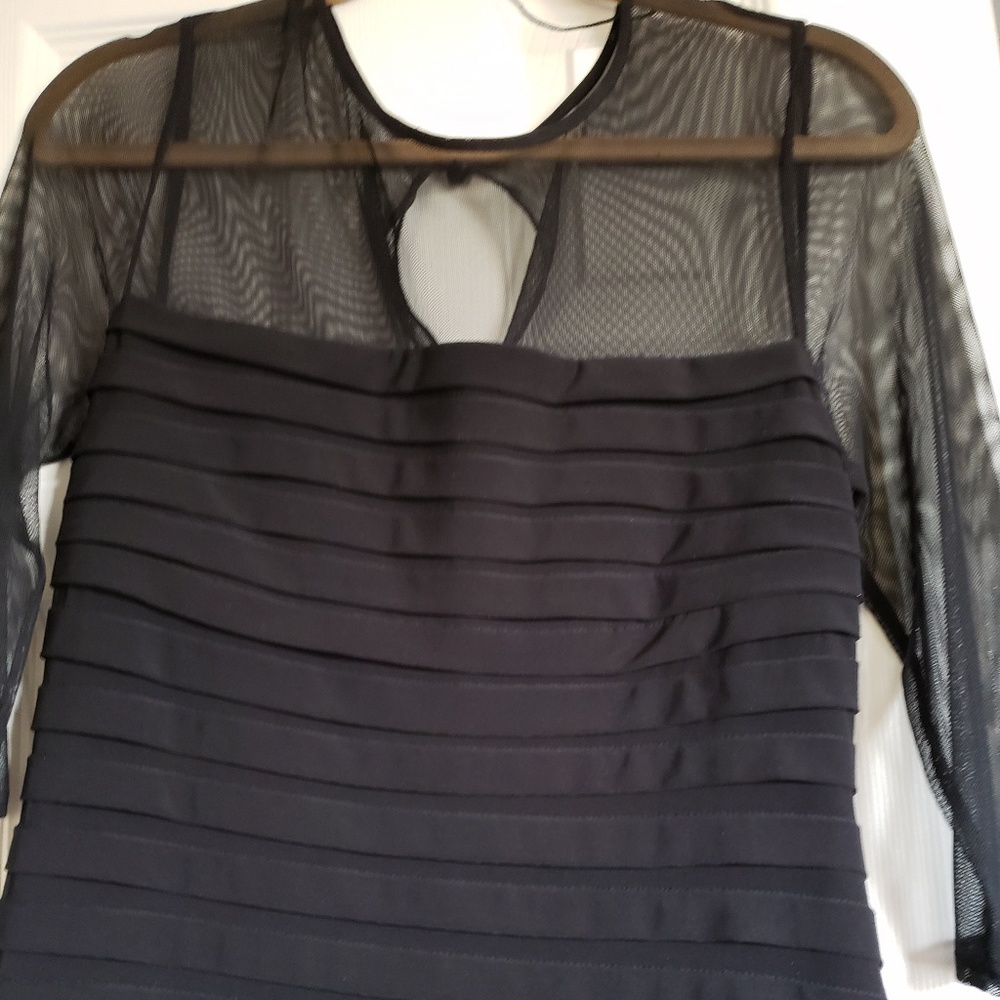 P0019. Adrianna Papell little black dress - Picture 4 of 5